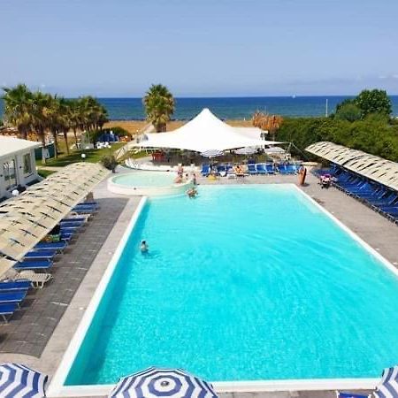 Medea Beach Resort Capaccio Extérieur photo